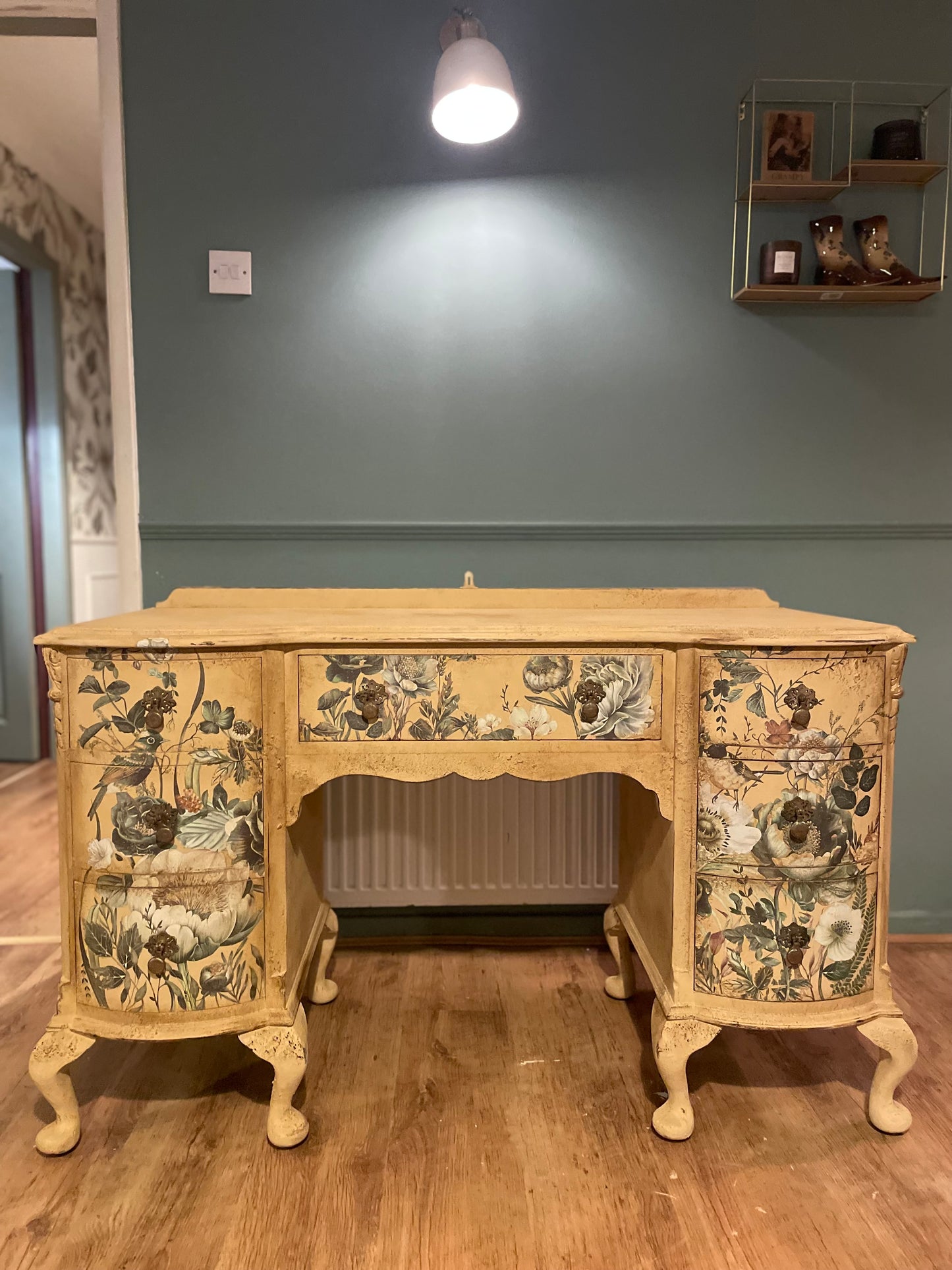 Beautiful Antique Peach Cream Vintage Dressing Table Desk
