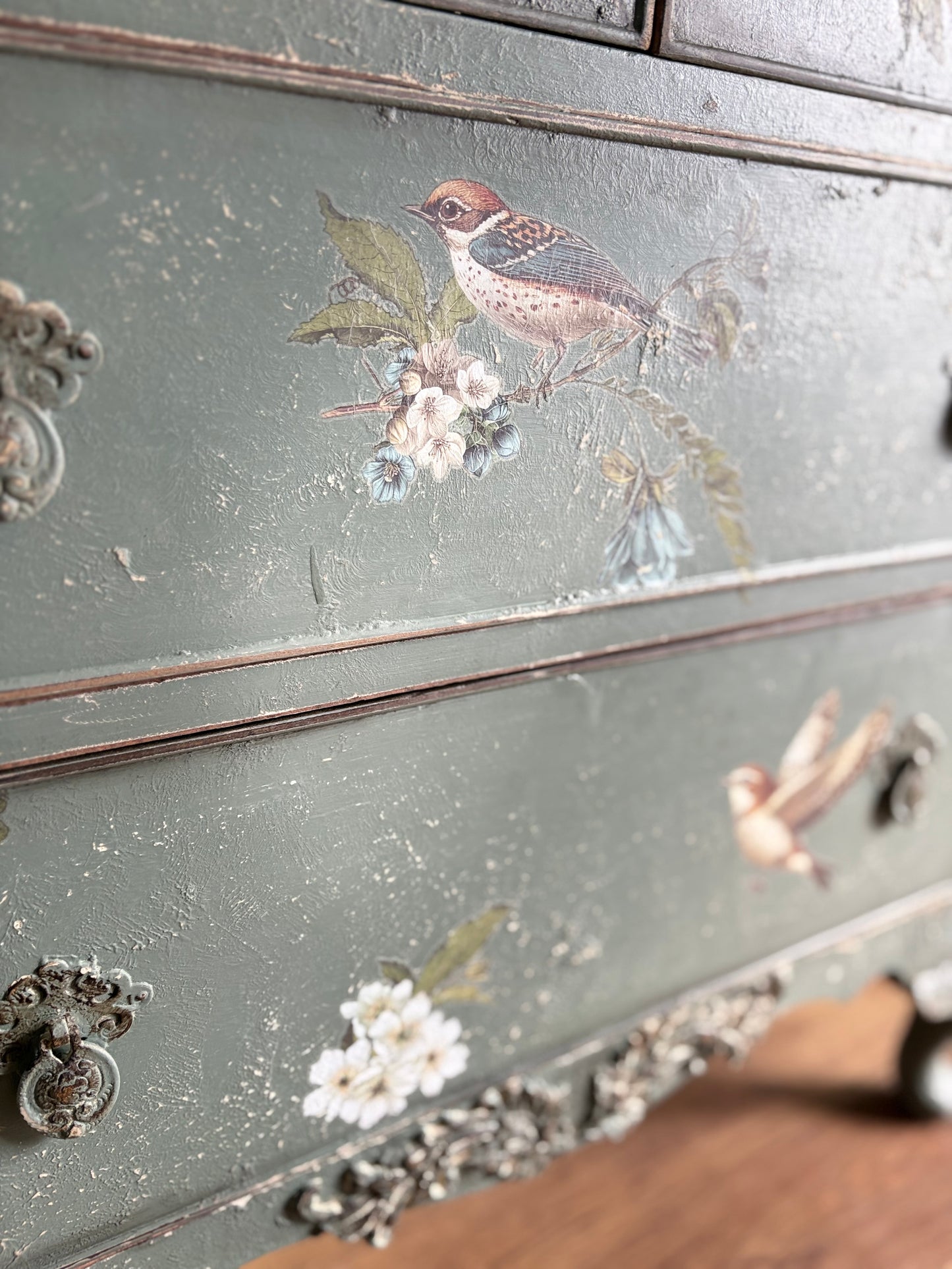 Distressed Shabby Chic Duck Egg Blue Bird Cocktail Drinks Storage Cabinet Cupboard