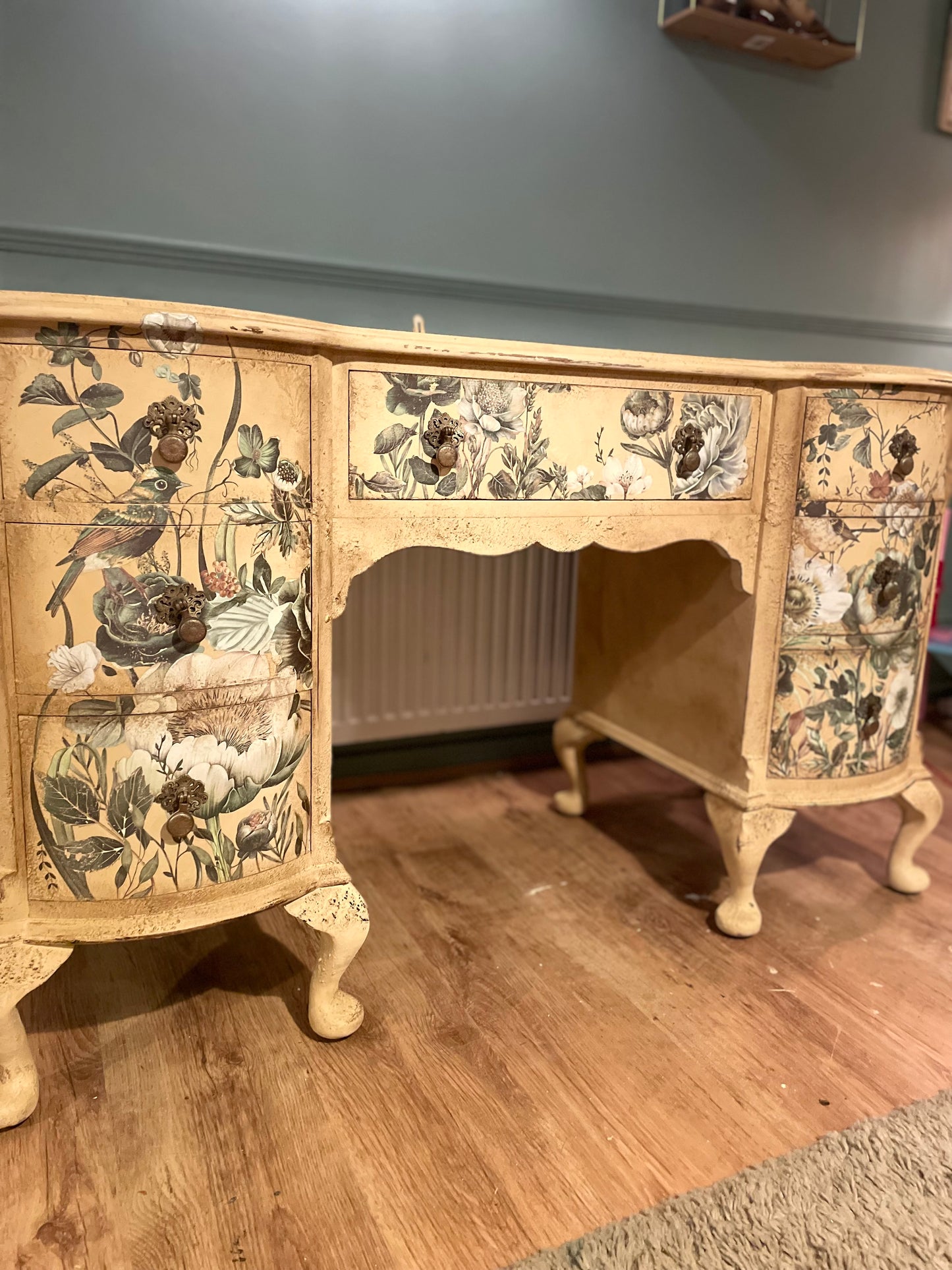 Beautiful Antique Peach Cream Vintage Dressing Table Desk