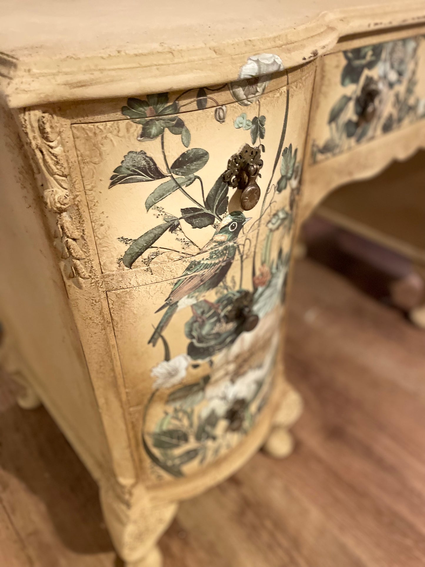 Beautiful Antique Peach Cream Vintage Dressing Table Desk