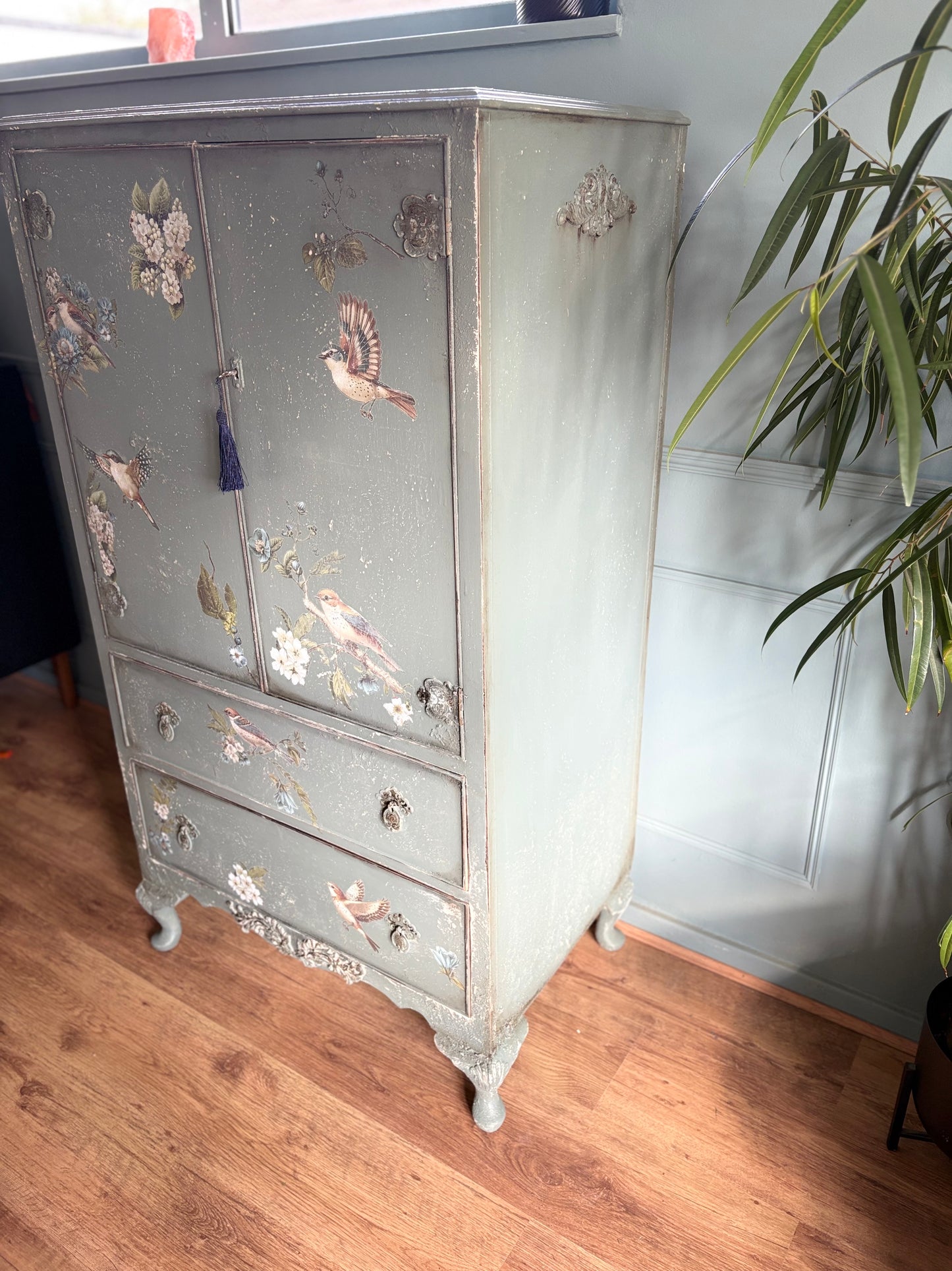 Distressed Shabby Chic Duck Egg Blue Bird Cocktail Drinks Storage Cabinet Cupboard