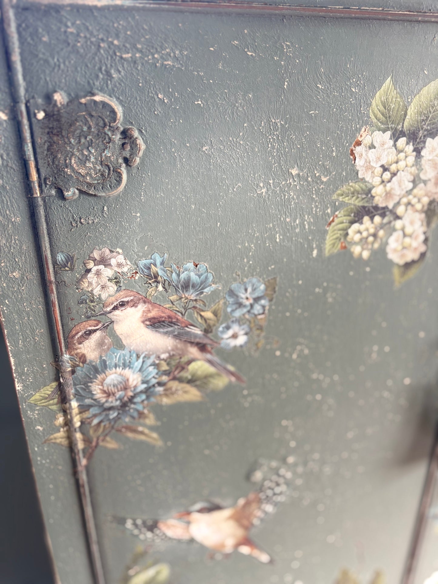 Distressed Shabby Chic Duck Egg Blue Bird Cocktail Drinks Storage Cabinet Cupboard
