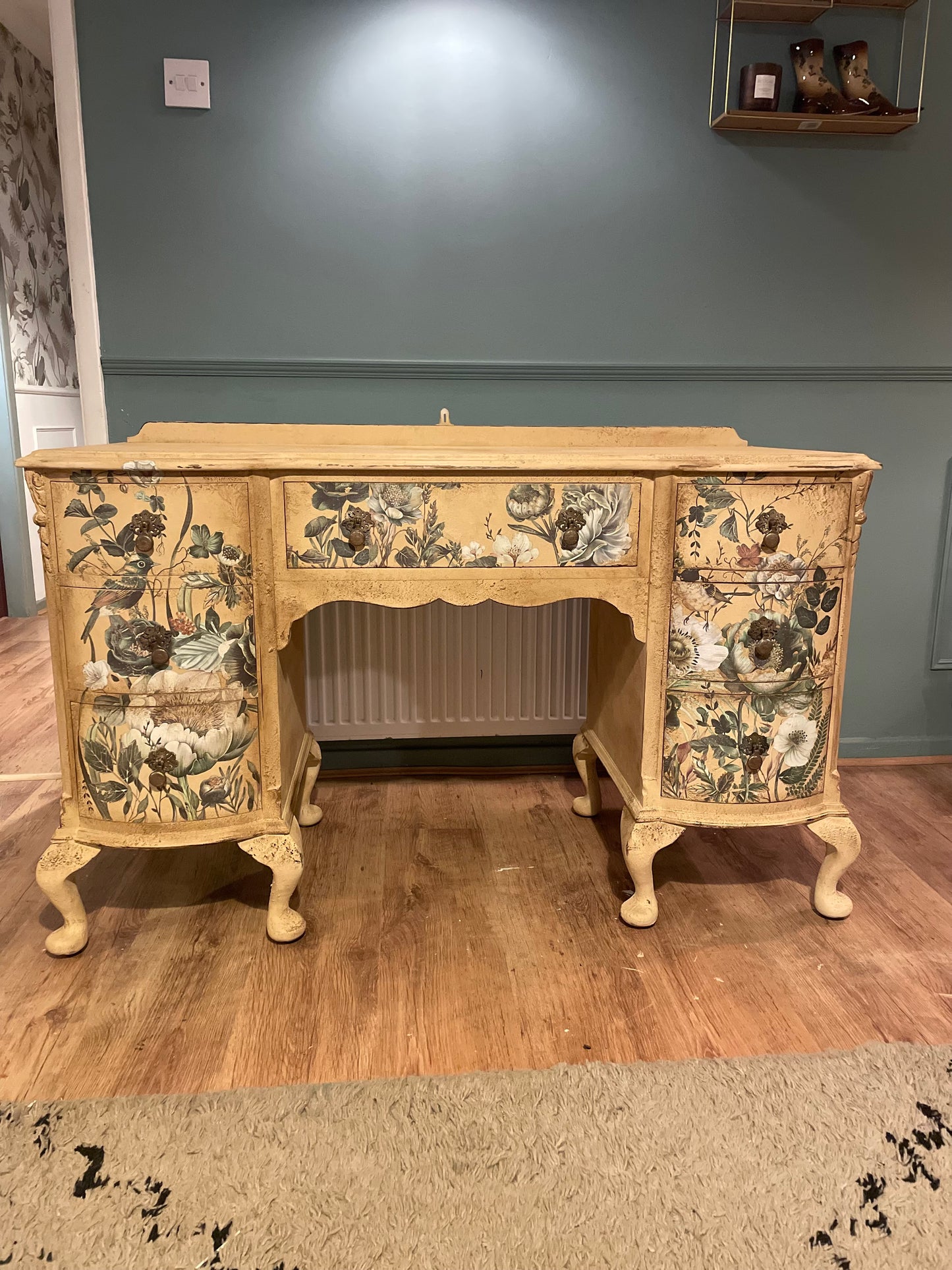 Beautiful Antique Peach Cream Vintage Dressing Table Desk